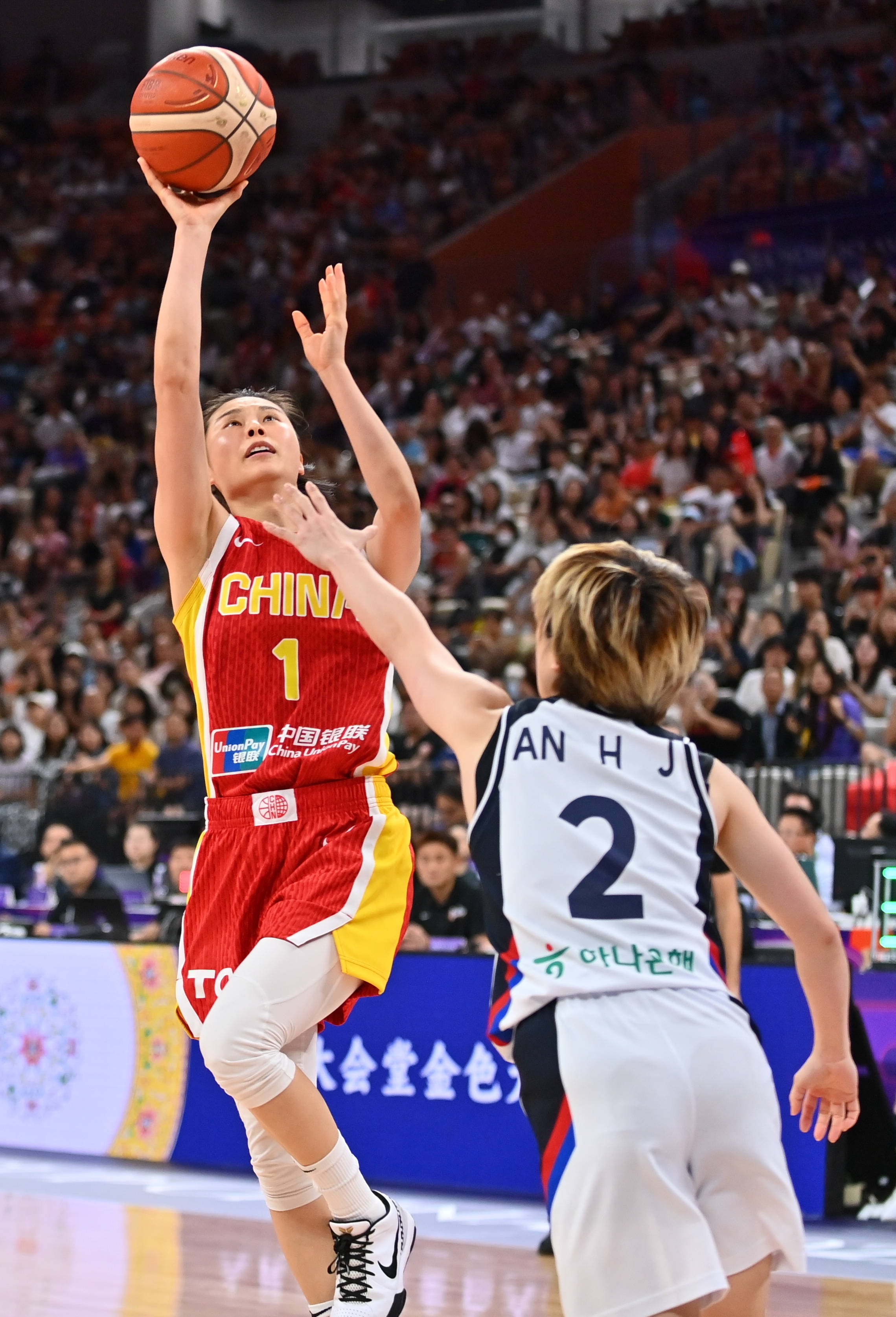 中国体育赛事备受瞩目，篮球与乒乓球齐开花的简单介绍